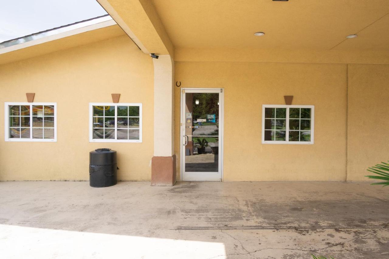 Woodridge Inn And Suites Маями Екстериор снимка